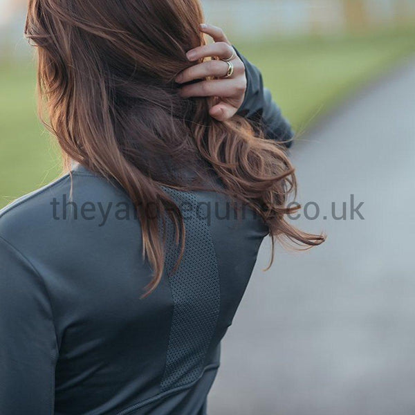 Bonnet pour cheval Crystal Grey Equestrian Stockholm l OHLALA Bonnet pour cheval Crystal Grey Equestrian Stockholm l OHLALA